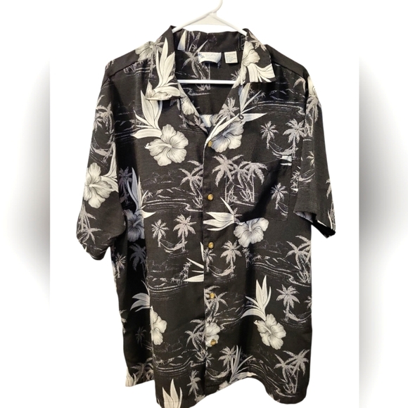island shores Other - Island Shores Large Tropical Black and White Men's Shirt